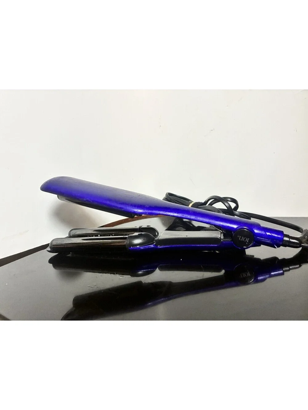 Titanium Deep Waver Iron, Ion Technology, Digital Heat Settings Auto Off Purple